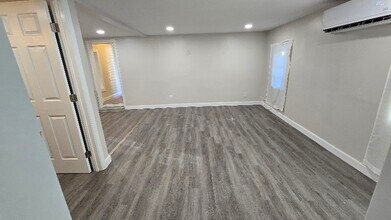 2162 Davis Mountain Rd in Hendersonville, NC - Building Photo - Building Photo