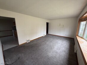 16261 Remora Blvd in Brook Park, OH - Building Photo - Building Photo