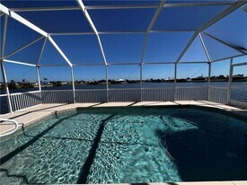 433 NW 24th Terrace in Cape Coral, FL - Building Photo