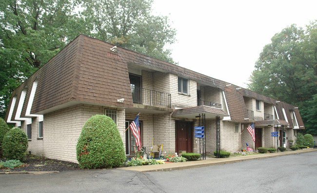 Esquire Village in Schenectady, NY - Building Photo - Building Photo