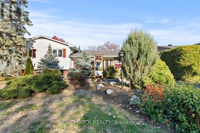 26 Ettrick Crescent in Ottawa, ON - Building Photo - Building Photo
