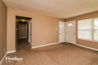 2287 Bensonhurst Dr in Florissant, MO - Building Photo - Building Photo