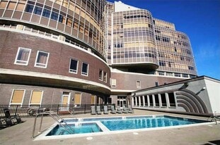 201 N 8th St, Unit 612 in Philadelphia, PA - Building Photo