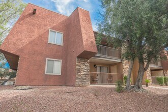 4921 Indian River Dr in Las Vegas, NV - Building Photo - Building Photo