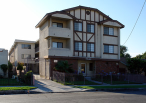 11502 Freeman Ave Apartamentos