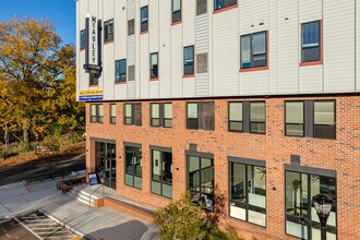 McAuley Station in Atlanta, GA - Foto de edificio - Building Photo