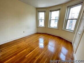 117 Park Dr in Boston, MA - Building Photo - Building Photo