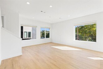 6012 Hudson St in Dallas, TX - Building Photo - Building Photo