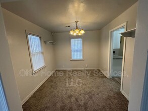 2213 NE 17th St in Oklahoma City, OK - Building Photo - Building Photo