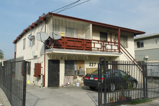 227 S Bonnie Brae St in Los Angeles, CA - Foto de edificio - Building Photo