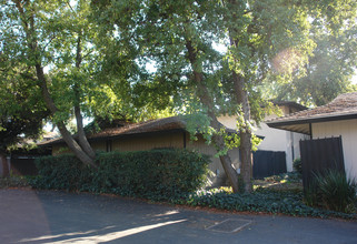 1945 Desert Cir in Walnut Creek, CA - Building Photo - Building Photo