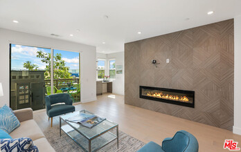 623 Cardiff Reef in Costa Mesa, CA - Building Photo - Building Photo