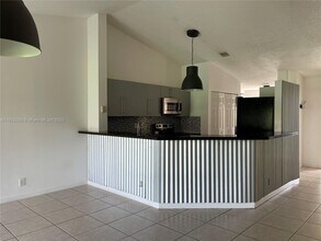 1631 Orion Ln in Weston, FL - Building Photo - Building Photo