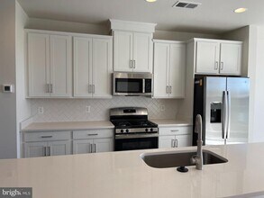 127 Wake Robin Ct in Front Royal, VA - Building Photo - Building Photo