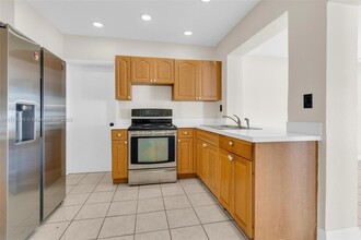 16230 SW 106th Ave in Miami, FL - Building Photo - Building Photo