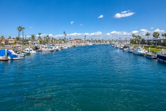 Naples Isle Apartments in Long Beach, CA - Foto de edificio - Building Photo