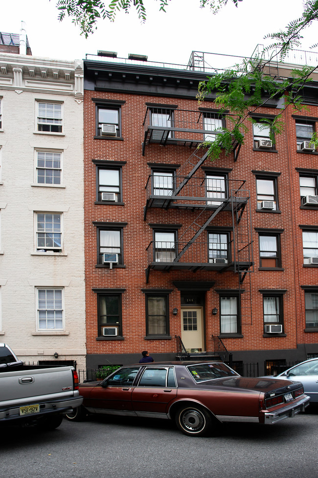 246 W 20th St in New York, NY - Building Photo - Building Photo