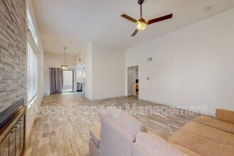 10205 Las Casitas St NE in Albuquerque, NM - Building Photo - Building Photo