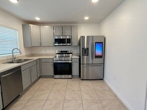 225 Dogfish Ln in Poinciana, FL - Building Photo - Building Photo