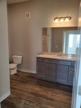 802 Reed St, Unit 101 in Grinnell, IA - Building Photo - Building Photo