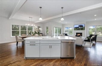 314 Boulder Ridge Rd in South Salem, NY - Building Photo - Building Photo