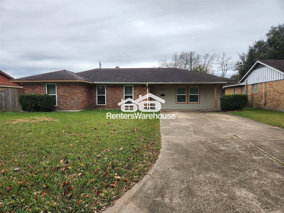 9918 Ebb St in Houston, TX - Building Photo