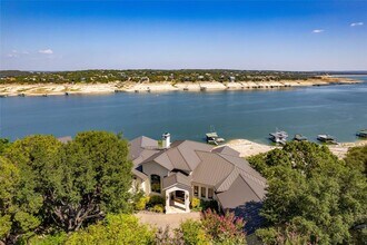 711 Cutlass in Lakeway, TX - Building Photo - Building Photo