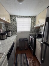 9390 W Flagler St in Miami, FL - Building Photo - Building Photo