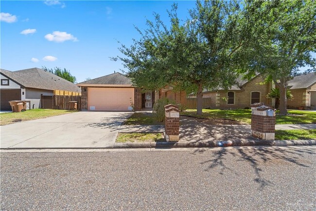 property at 2606 Flipper Dr