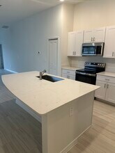 4045 Radiant Mountain Dr in Plant City, FL - Building Photo - Building Photo
