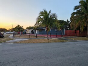 11801 SW 181st Terrace in Miami, FL - Building Photo - Building Photo