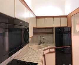 18040 Midway Rd, Unit 195 in Dallas, TX - Building Photo - Building Photo