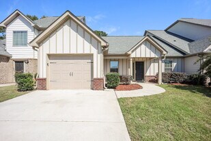 105 Colony Park Ln in Locust Grove, GA - Building Photo