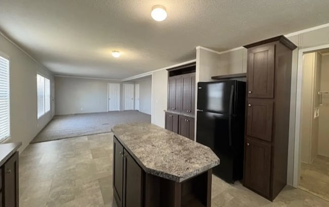 105 Nicole Ct in Howell, MI - Foto de edificio - Building Photo