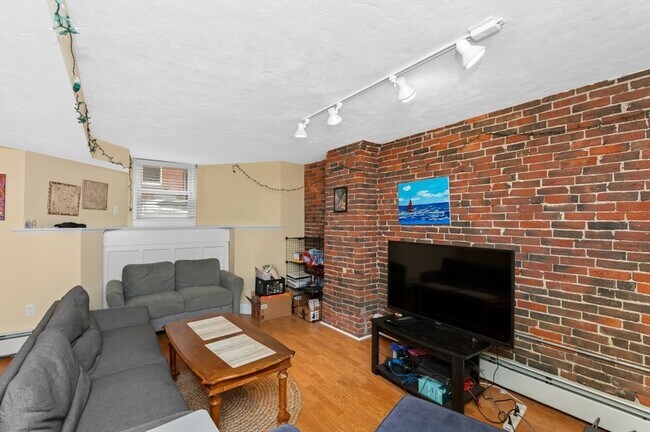 12 Auburn St in Boston, MA - Building Photo - Building Photo