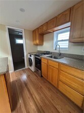 108-12 Rockaway Beach Blvd in Queens, NY - Foto de edificio - Building Photo