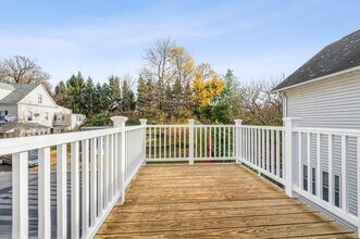 63 Le Grande Ave in Greenwich, CT - Building Photo - Building Photo