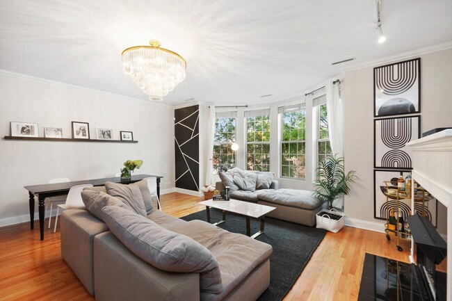 1801 W Addison St in Chicago, IL - Building Photo - Building Photo