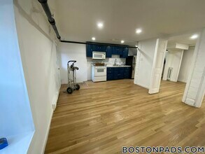 686 Parker St in Boston, MA - Building Photo - Building Photo