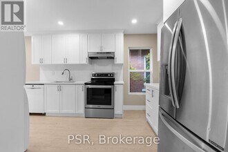 200 Sanford Ave S in Hamilton, ON - Building Photo - Building Photo