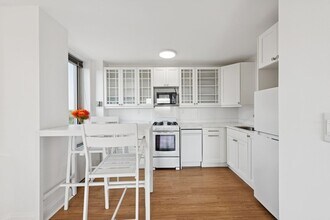 2800 Wisconsin Ave NW in Washington, DC - Foto de edificio - Building Photo