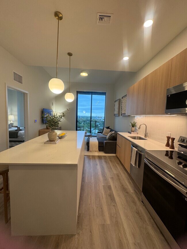 95 NW 30th Ave, Unit 413 in Miami, FL - Building Photo - Building Photo