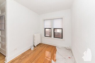 639 W Cornelia Ave, Unit #  02S in Chicago, IL - Foto de edificio - Building Photo