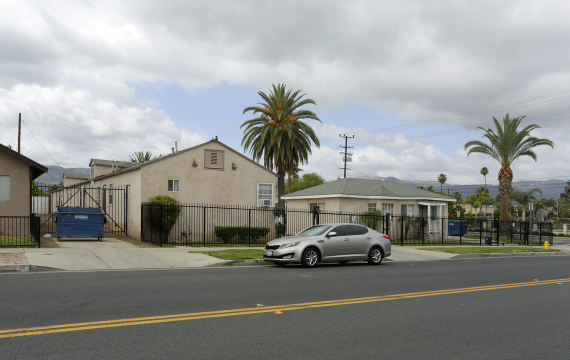 126 W Heald Ave W in Lake Elsinore, CA - Foto de edificio