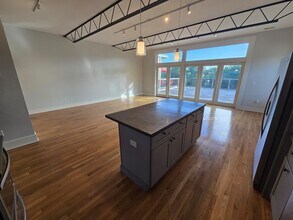 111 W Main St in Frankfort, KY - Building Photo - Building Photo