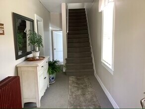 290 Bruce Park Ave, Unit #4 in Greenwich, CT - Foto de edificio - Building Photo