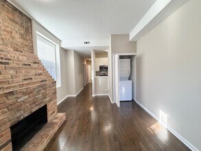 3433 N Elaine Pl in Chicago, IL - Building Photo - Building Photo