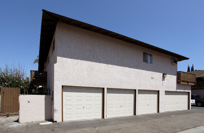 2041 S Jetty Dr in Anaheim, CA - Building Photo - Building Photo