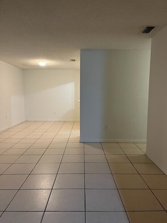 6660 SW 130th Ave in Miami, FL - Building Photo