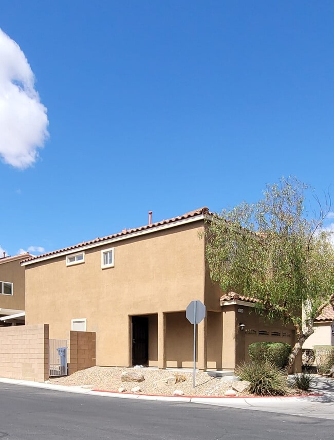 9139 S Black Beauty St in Las Vegas, NV - Building Photo - Building Photo